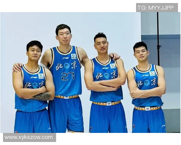 重庆篮球队在钻石联赛中以65分稳居积分榜首位展现强劲实力